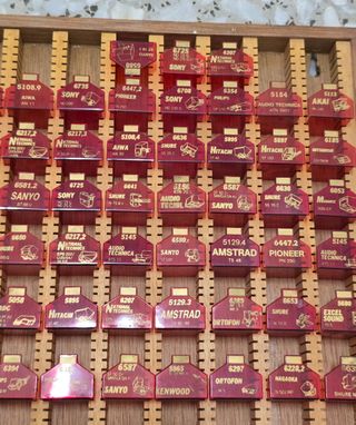 Expositor Agujas Tocadiscos con Clasificadores