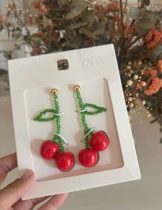 Pendientes Zara Cherry