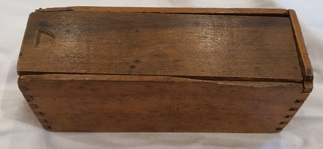 Antiguo dominó completo con caja