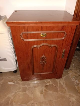 Máquina de coser antigua Alfa