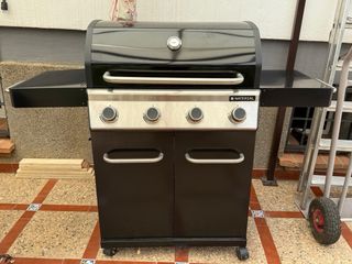 Barbacoa de gas seminueva