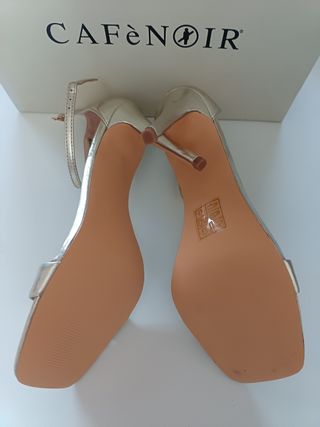 Sandalias Plateadas Cafenoir Tacón Alto