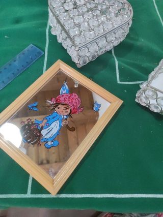 Quadretto specchio con bimba e farfalle