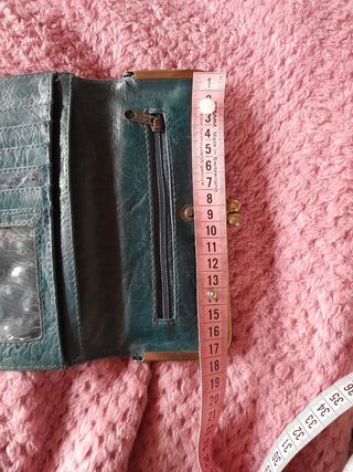 Portafogli blu petrolio con chiusura a scatto