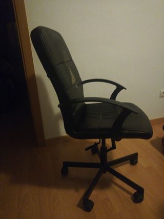 Silla de escritorio giratoria marca IKEA