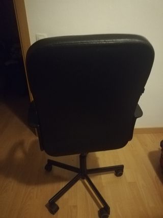 Silla de escritorio giratoria marca IKEA
