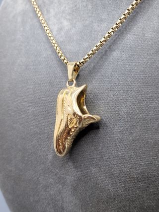 Colgante Zapatilla Deportiva con Cadena