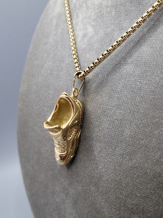 Colgante Zapatilla Deportiva con Cadena