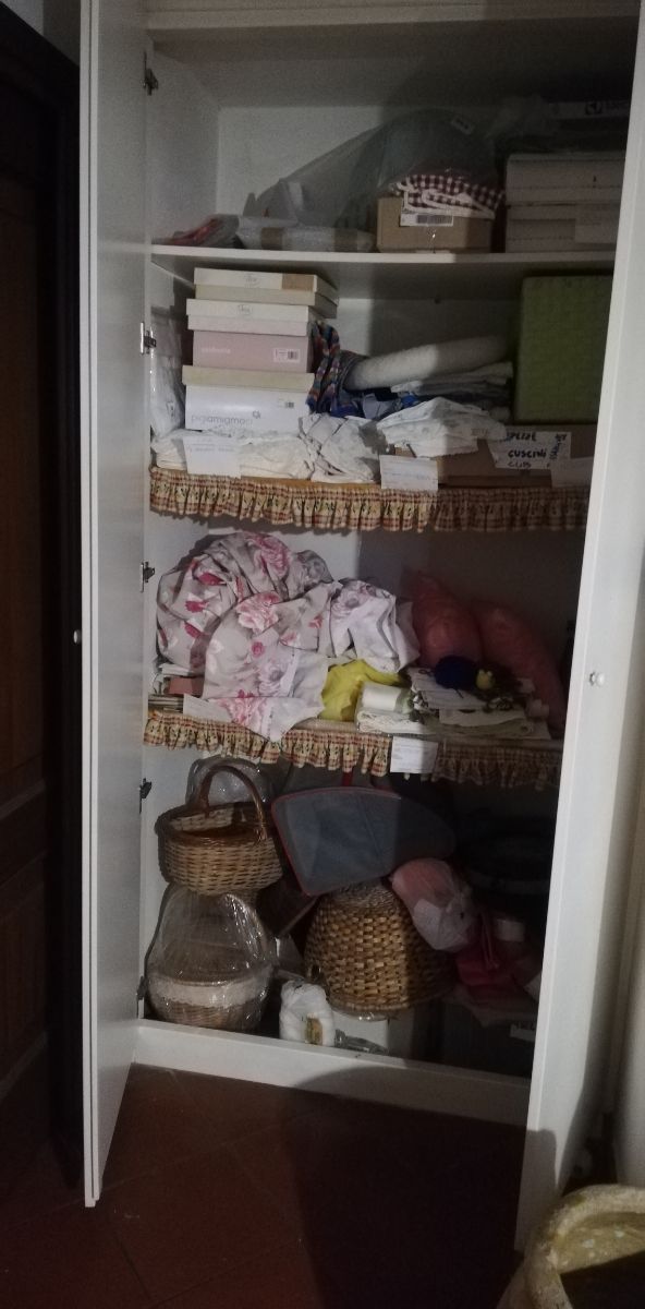 Armadio grande a muro  in legno cm 120x238 pr.64