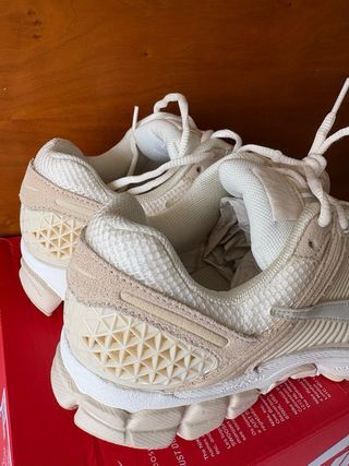 Nike Vomero Zapatos Beige