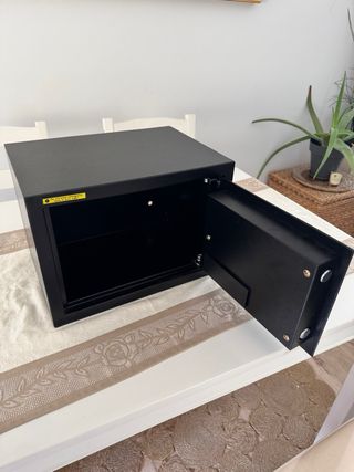 Caja Fuerte Tacklife con Teclado Numérico y llave.