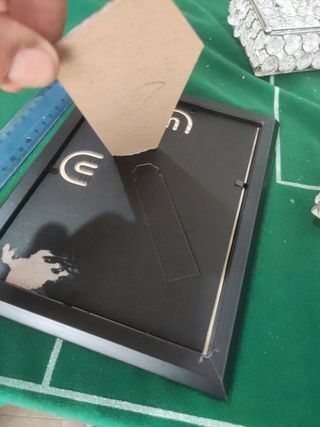 Quadretto decorativo con fiori e figura