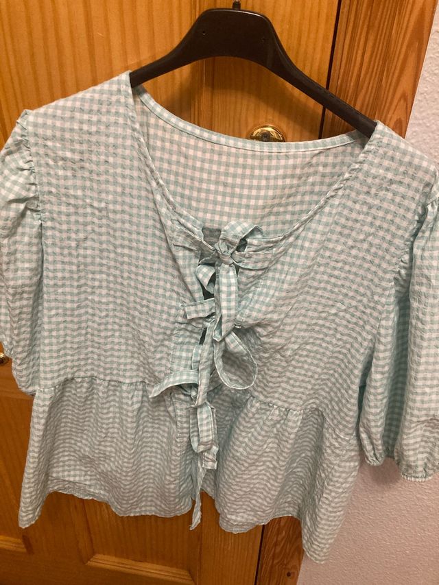 Camisa verde manga al codo con lazada