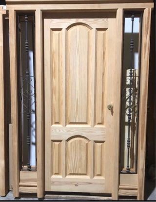 Puerta de entrada madera