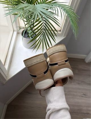 Jordan  Beige y Blanco