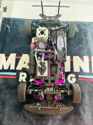 Carro RC a gasolina Martini Racing.