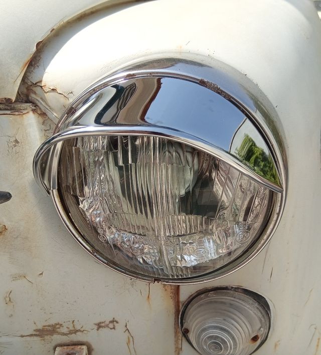 Pestañas cromadas Seat 600