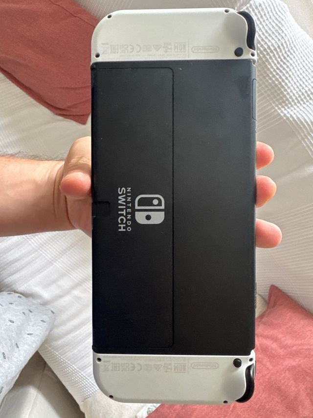 Nintendo Switch OLED y Accesorios (valorado 600€)
