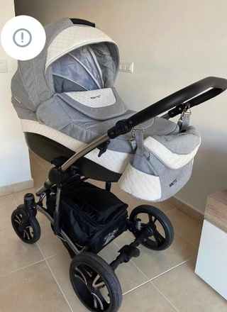 Carro de bebé gris,blanco con negro  Marca Bebetto