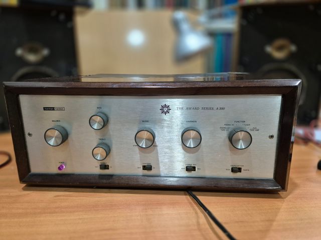 Amplificador de válvulas Harman Kardon A300