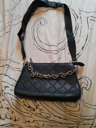 Bolso Negro Mango con Cadena