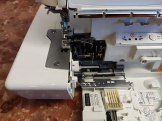 Máquina de coser Juki MO-1000M