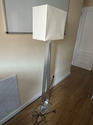 Lámpara de Pie Ikea Moderna, buen estado 