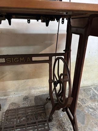 Máquina de coser Sigma antigua