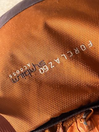 Mochila de trekking Forclaz Symbium 60L  Decathlon