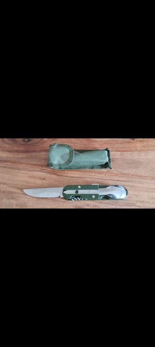 Navaja multiusos verde con funda
