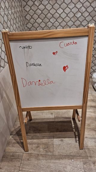 Pizarra infantil de madera
