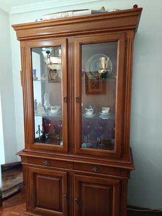 Vitrina Clásica Madera y Cristal