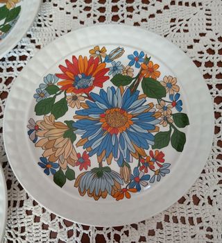 3 Piatti Decorativi Anni '70 Floreali