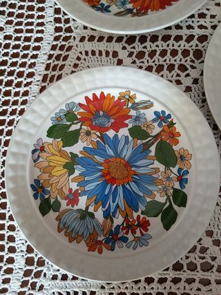3 Piatti Decorativi Anni '70 Floreali