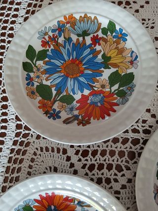 3 Piatti Decorativi Anni '70 Floreali