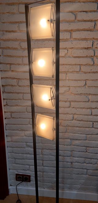 Elegante Lámpara de Pie 4 Luces.
