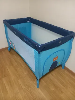 Cuna de viaje azul