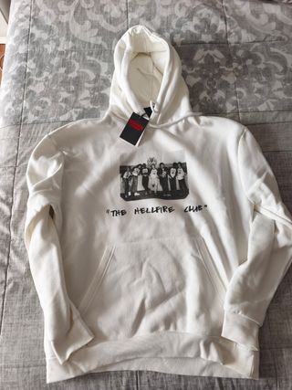 Sudadera Stranger Things Pull&Bear Blanca