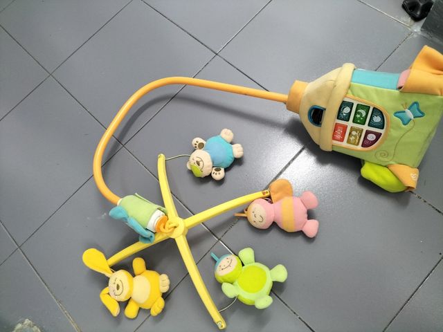 Móvil musical infantil