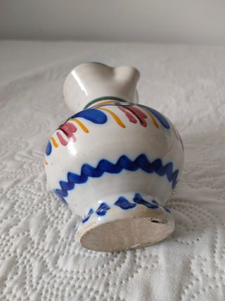 Jarrón de cerámica decorado