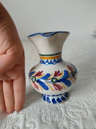 Jarrón de cerámica decorado