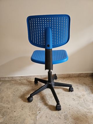 Silla de escritorio giratoria azul Ikea