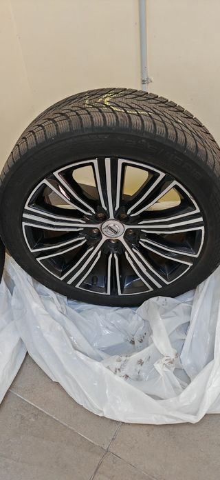 Llantas Volvo 18 con Neumáticos M+S 235/45/R18