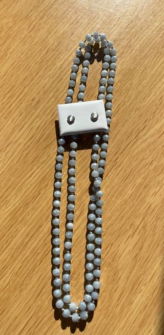 COLLAR GRIS+REGALO PENDIENTES OJO DE GATO