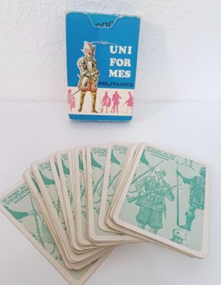 ANTIGUA BARAJA DE CARTAS JUEGO UNIFORMES MILITARES