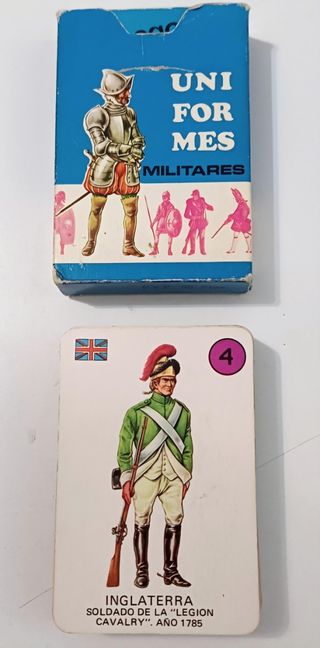 ANTIGUA BARAJA DE CARTAS JUEGO UNIFORMES MILITARES