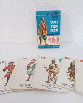 ANTIGUA BARAJA DE CARTAS JUEGO UNIFORMES MILITARES