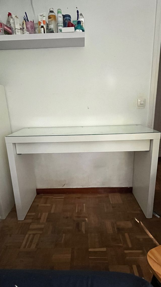 TOCADOR/ESCRITORIO IKEA MALM Blanco como nuevo