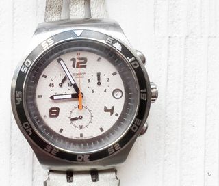 Swatch Irony Plata y Blanco