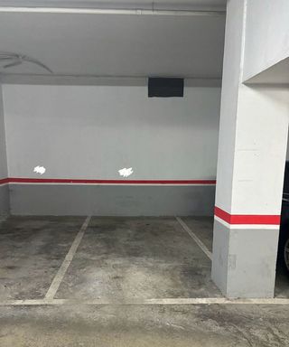 Garaje en alquiler en Palacio de Congresos - Urbadiez - Entrepuentes en Sevilla